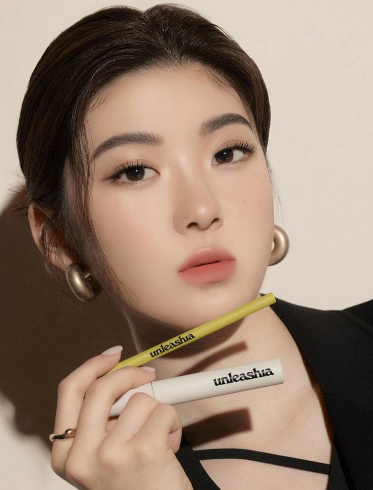 Shaper Defining Eyebrow Pencil